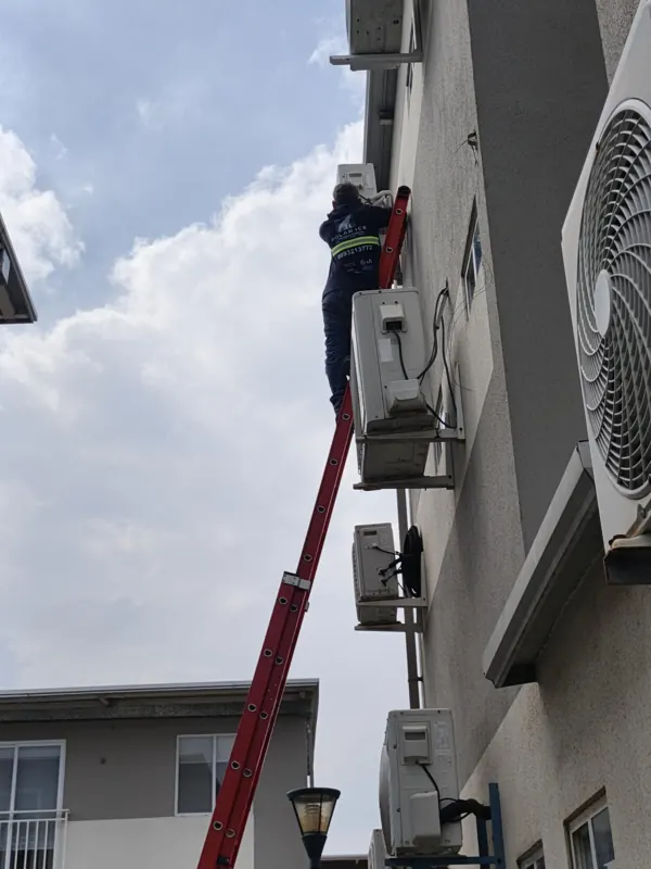 Mantenimiento en un edificio de departamentos